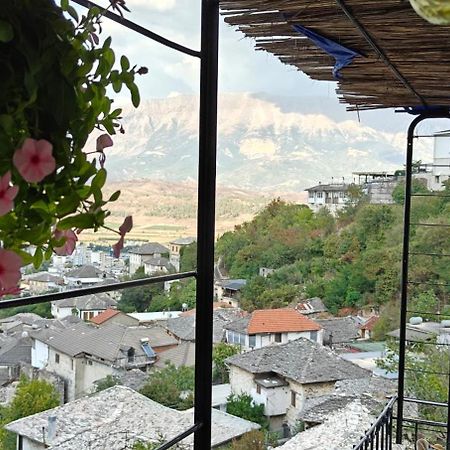 Guest House Emily Gjirokaster Bagian luar foto