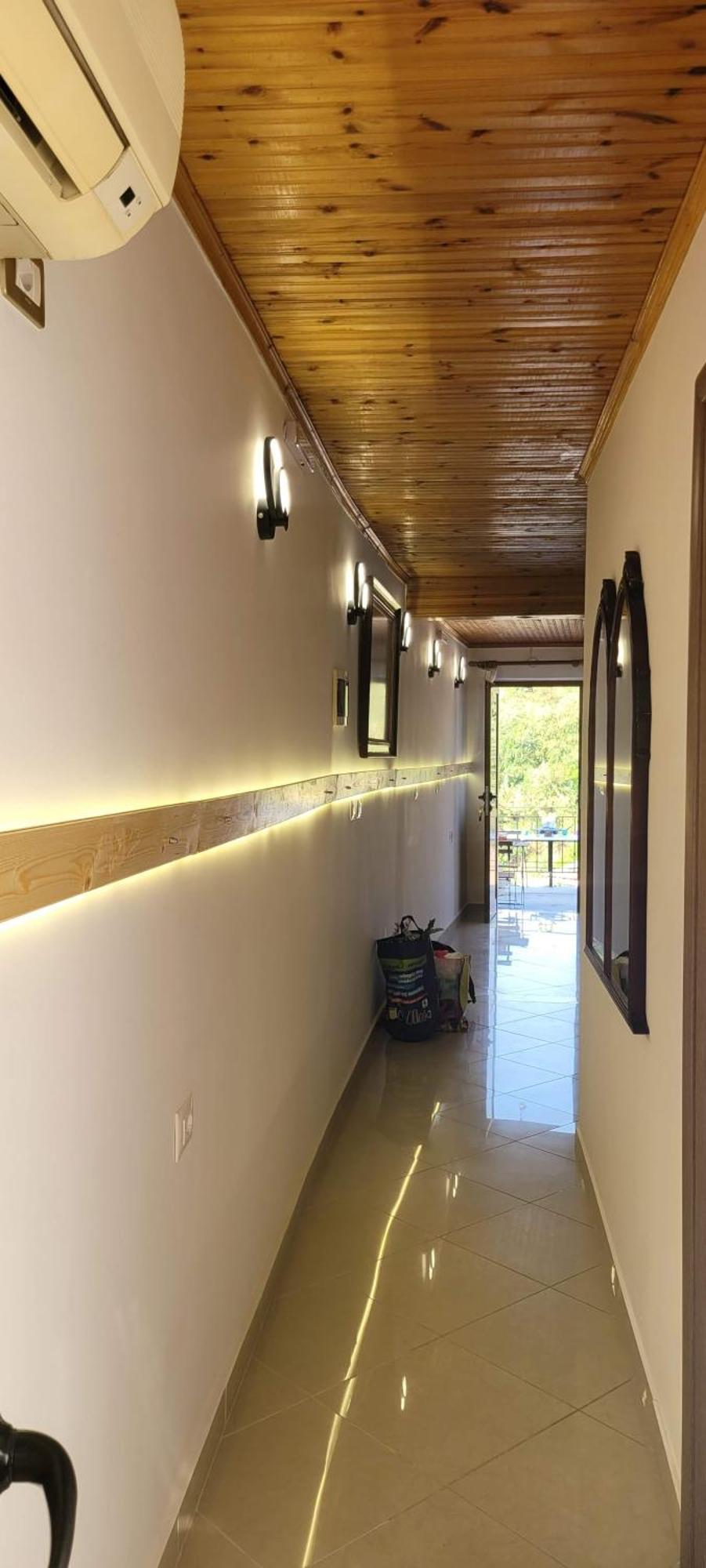 Guest House Emily Gjirokaster Bagian luar foto