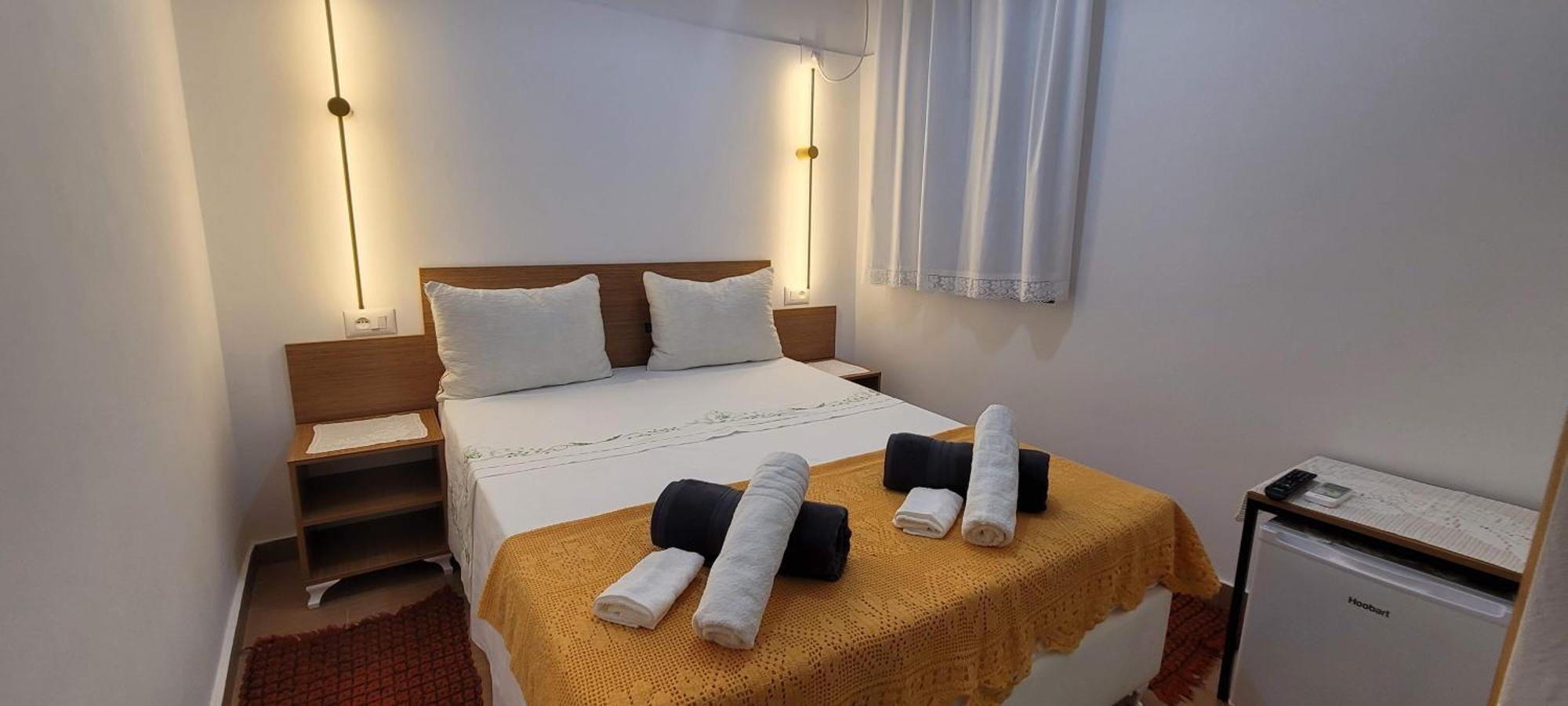 Guest House Emily Gjirokaster Bagian luar foto
